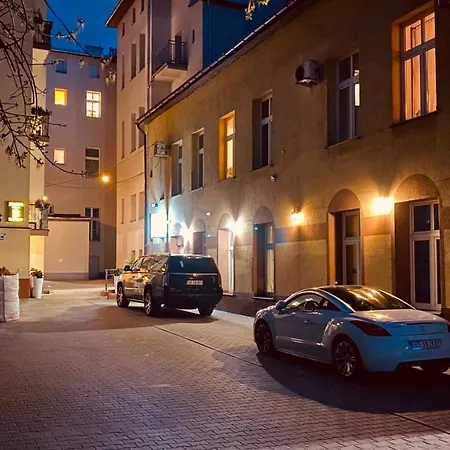 Aparthotel Zabrze, Apartamenty W Centrum Z Prywatnym Parkingiem Exterior photo