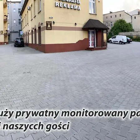 Aparthotel Zabrze, Apartamenty W Centrum Z Prywatnym Parkingiem Exterior photo